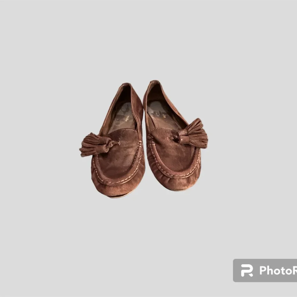 Kate Spade size 7 brown suede  flats with  tassels